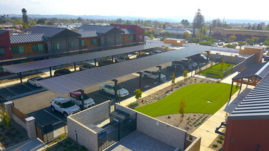Marketplace Crossing in Yucaipa, CA - Foto de edificio - Building Photo