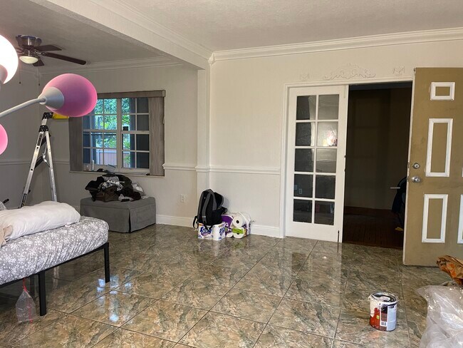 9121 Little River Blvd in Miami, FL - Building Photo - Building Photo