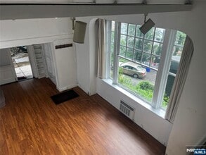 7A Old Wood Rd in Edgewater, NJ - Building Photo - Building Photo