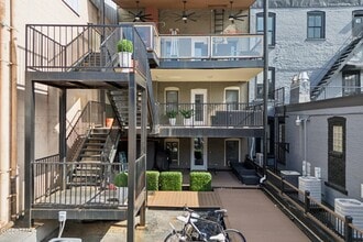 425 Broadway in Saratoga Springs, NY - Building Photo - Building Photo