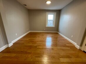 124 Berkshire St in Cambridge, MA - Building Photo - Building Photo