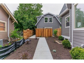 4417 N Gantenbein Ave in Portland, OR - Building Photo - Building Photo