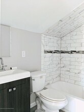 609 Higgins Ave-Unit -2B in Brielle, NJ - Building Photo - Building Photo