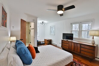 10 Norman Rd in Shandaken, NY - Foto de edificio - Building Photo