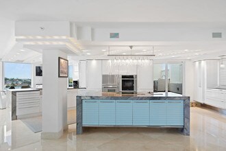 2575 S Ocean Blvd-Unit -Ph 411-412 S in Highland Beach, FL - Building Photo - Building Photo