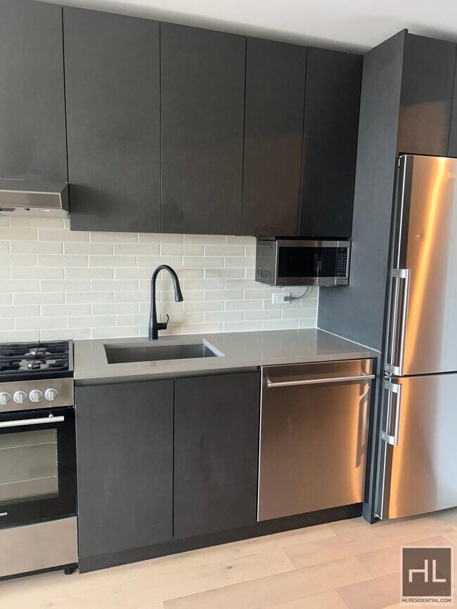 NORTHERN BOULEVARD in Queens, NY - Building Photo - Building Photo