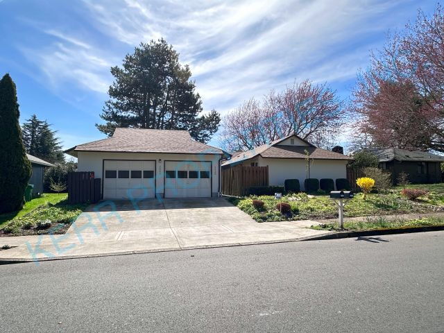 2020 NE 33rd St in Gresham, OR - Building Photo