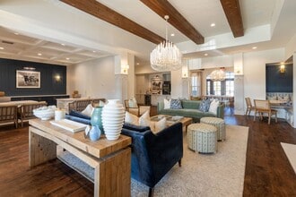 Luxe and Legends at Morganton Park Apartme... in Southern Pines, NC - Foto de edificio - Building Photo
