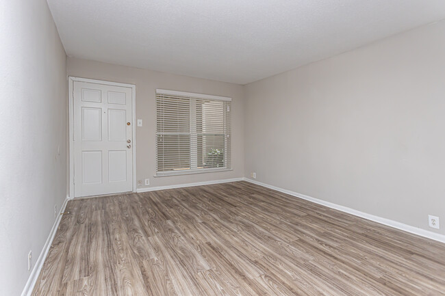 The Leonne Apartments in Metairie, LA - Foto de edificio - Interior Photo