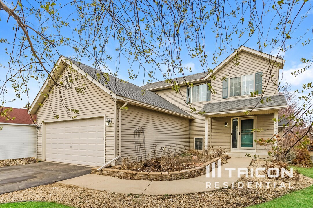 3111 Crane St in Shakopee, MN - Building Photo