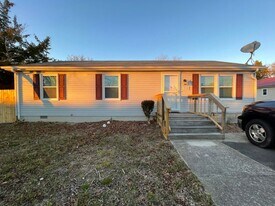 112 E 4th St in Seaford, DE - Building Photo