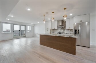 6719 Meadowview Ave in North Bergen, NJ - Building Photo - Building Photo