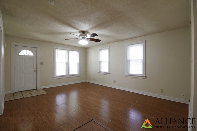 321 Kearney St-Unit -321 in Manhattan, KS - Building Photo - Building Photo