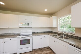 204 Harold Ave N in Lehigh Acres, FL - Building Photo - Building Photo