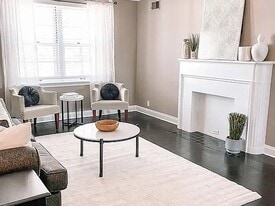 925 S Hanley Rd in St. Louis, MO - Building Photo