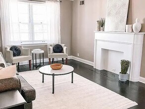 925 S Hanley Rd in St. Louis, MO - Building Photo - Building Photo