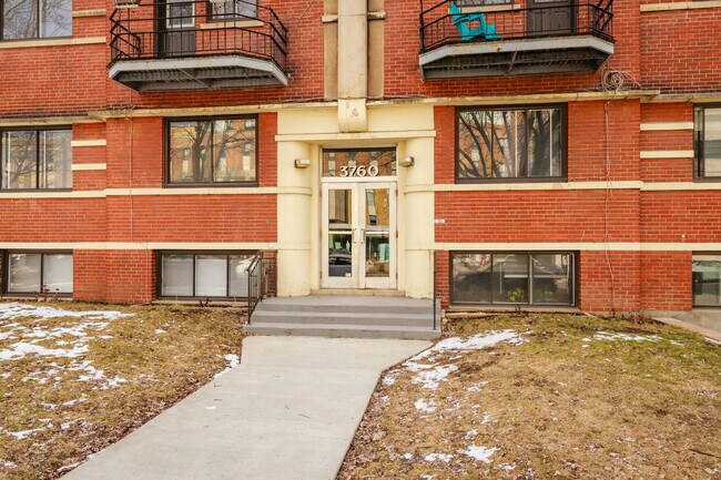 3760 De La Côte-Sainte-Catherine Ch in Montréal, QC - Building Photo - Building Photo