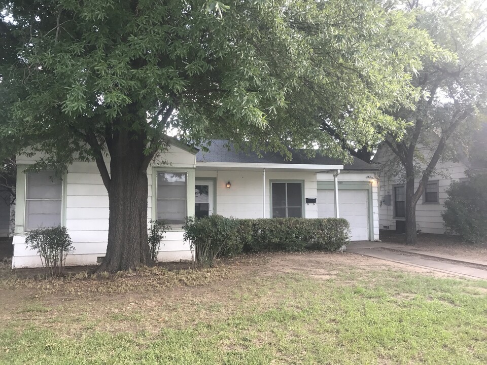 1909 Wilson Ave in Wichita Falls, TX - Building Photo