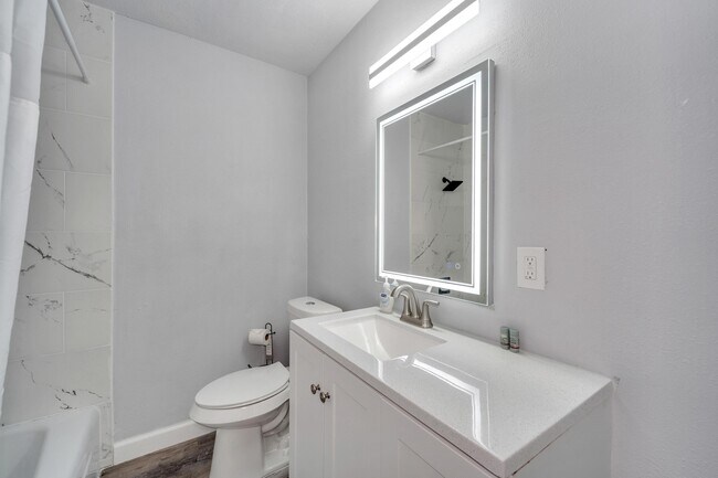 4513 W McElroy Ave, Unit 2 in Tampa, FL - Foto de edificio - Building Photo