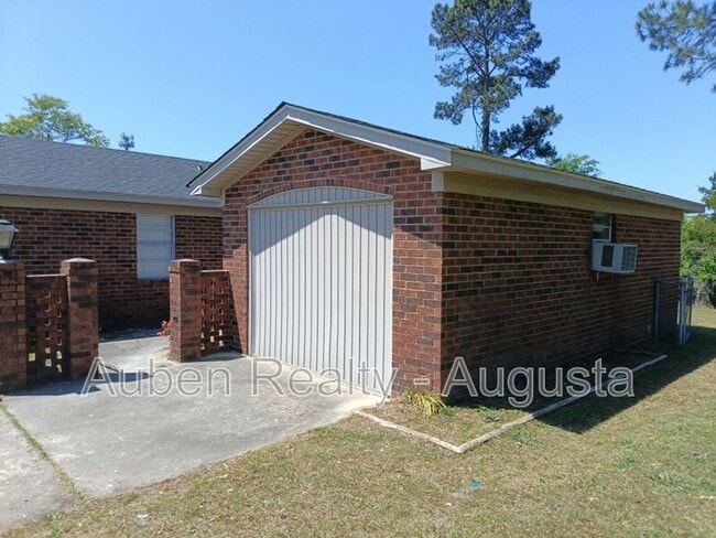 109 Highview Dr in Martinez, GA - Building Photo - Building Photo