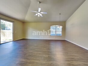 11803 Easthampton Dr in Tampa, FL - Foto de edificio - Building Photo