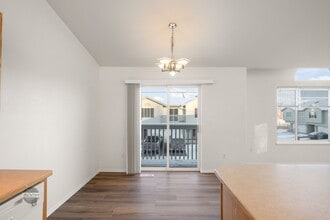 401 S Wasilla St in Wasilla, AK - Building Photo - Building Photo