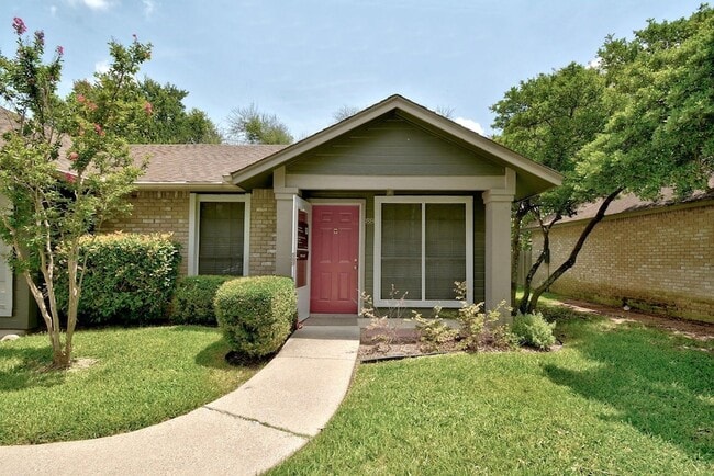 property at 1015 E Yager Ln
