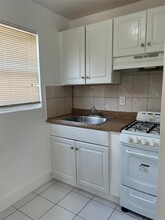 1275 NW 60th St-Unit -3 in Miami, FL - Building Photo - Building Photo