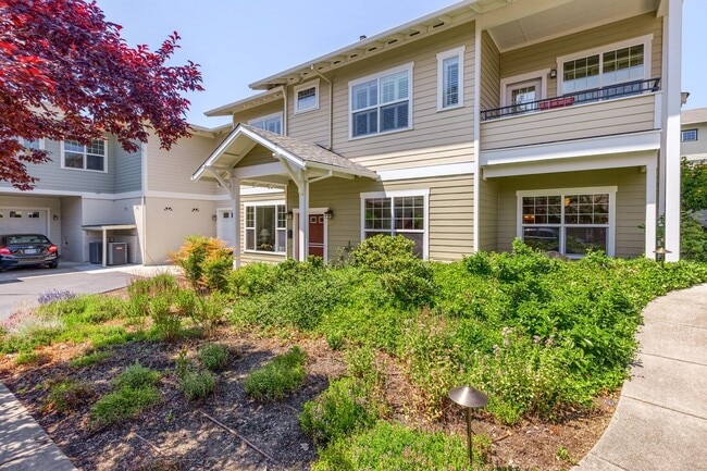820 Satsuma Ct in Ashland, OR - Building Photo - Building Photo