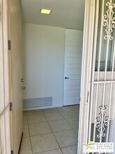 2559 Whitewater Club Dr in Palm Springs, CA - Building Photo - Building Photo