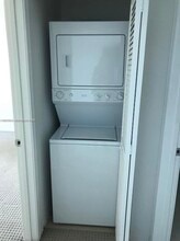 950 Brickell Bay Dr, Unit 1109 in Miami, FL - Foto de edificio - Building Photo