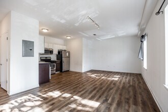 1542 W Glenlake Ave, Unit 2 in Chicago, IL - Foto de edificio - Building Photo