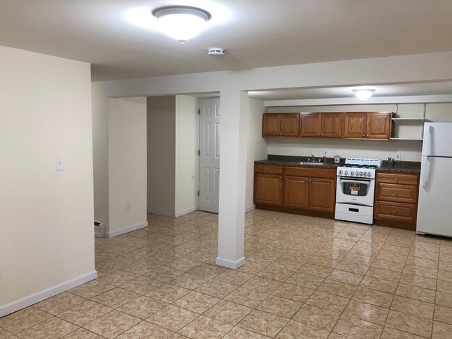 13536 128th St, Unit Basement, Unit Basement