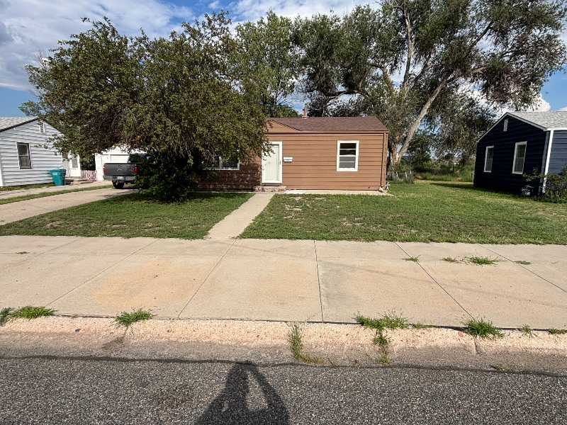 522 Charlotte Dr in Sidney, NE - Building Photo