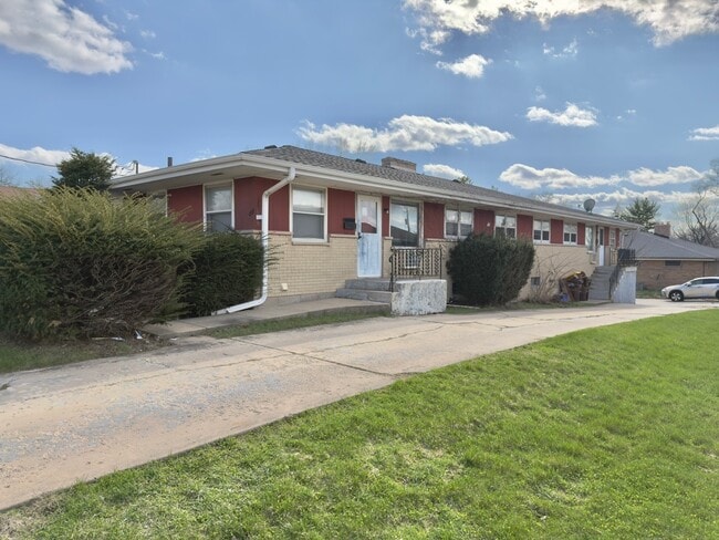 property at 1809-1809 S Alpine Rd