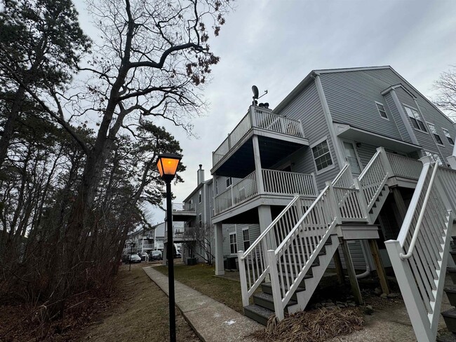 property at 4834 Hawthorne Ln