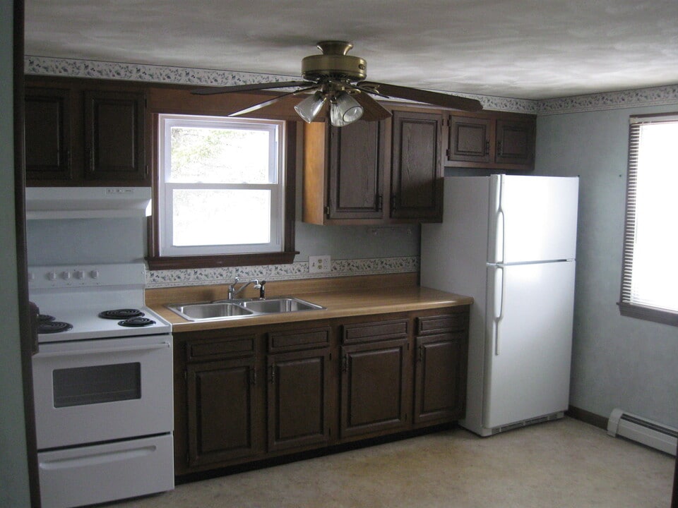 5 John Avenue, Unit 2nd Floor in Waterville, ME - Building Photo