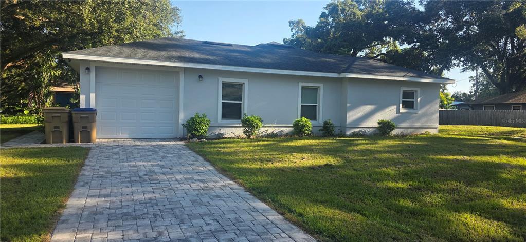 1165 Eden Dr in St. Cloud, FL - Building Photo