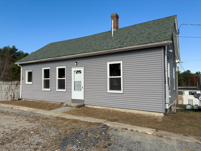 1148 Plainfield Pike in Sterling, CT - Building Photo - Building Photo