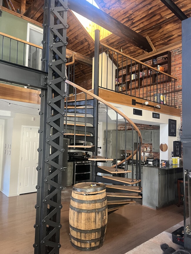 51 W Blenkner St, Unit 301 in Columbus, OH - Foto de edificio - Building Photo