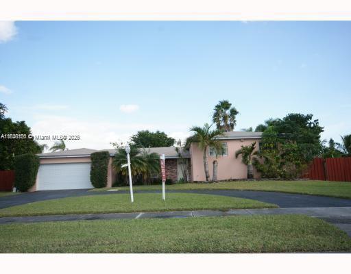10251 SW 108th St in Miami, FL - Building Photo - Building Photo