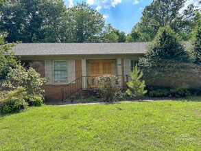 6716 Windyrush Rd in Charlotte, NC - Building Photo - Building Photo