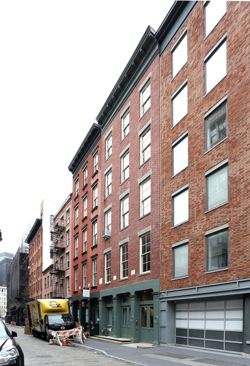 274 Water St in New York, NY - Building Photo