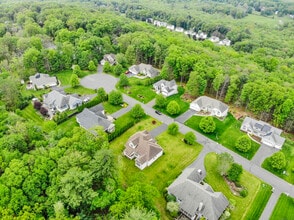 21 Beaudry Ln in Bloomfield, CT - Building Photo - Building Photo