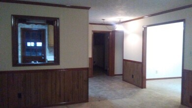 2530 W McIntosh Rd in Griffin, GA - Building Photo - Building Photo