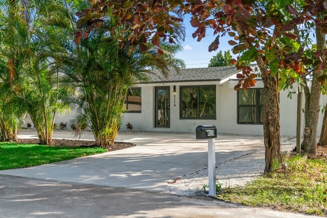 property at 4114 SW 49th Ct