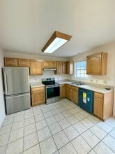 204 Amanda Ln, Unit 3 in Bristol, TN - Foto de edificio - Building Photo