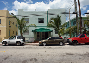 7710 Abbott Ave in Miami Beach, FL - Building Photo - Building Photo