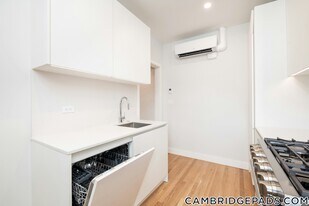 17a Forest St, Unit 42 in Cambridge, MA - Building Photo