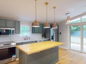 107 Hickory Rd in Milford, PA - Building Photo - Building Photo